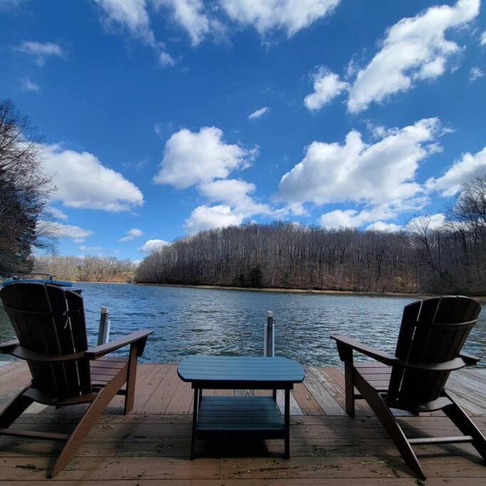 Lakeside Haven Dock/Slip Fire Pit Game Room Kayaks Winchester Exterior photo