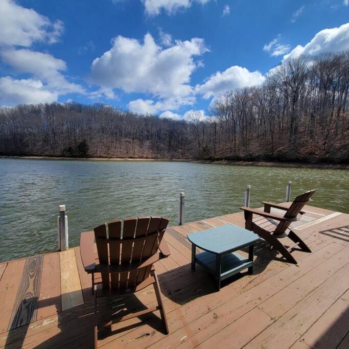 Lakeside Haven Dock/Slip Fire Pit Game Room Kayaks Winchester Exterior photo